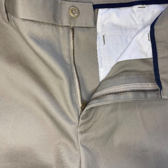 NWT Izod Flat Front Straight Men’s American Chino Pants Tan Golf size 32x32 NEW - Picture 7 of 8